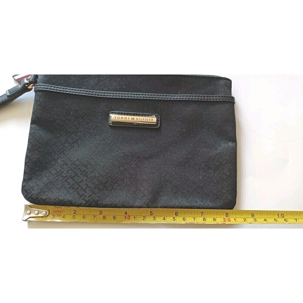 Tommy Hilfiger Wristlet Wallet Purse Clutch Black All Over Logo Print Zippered - Picture 4 of 10